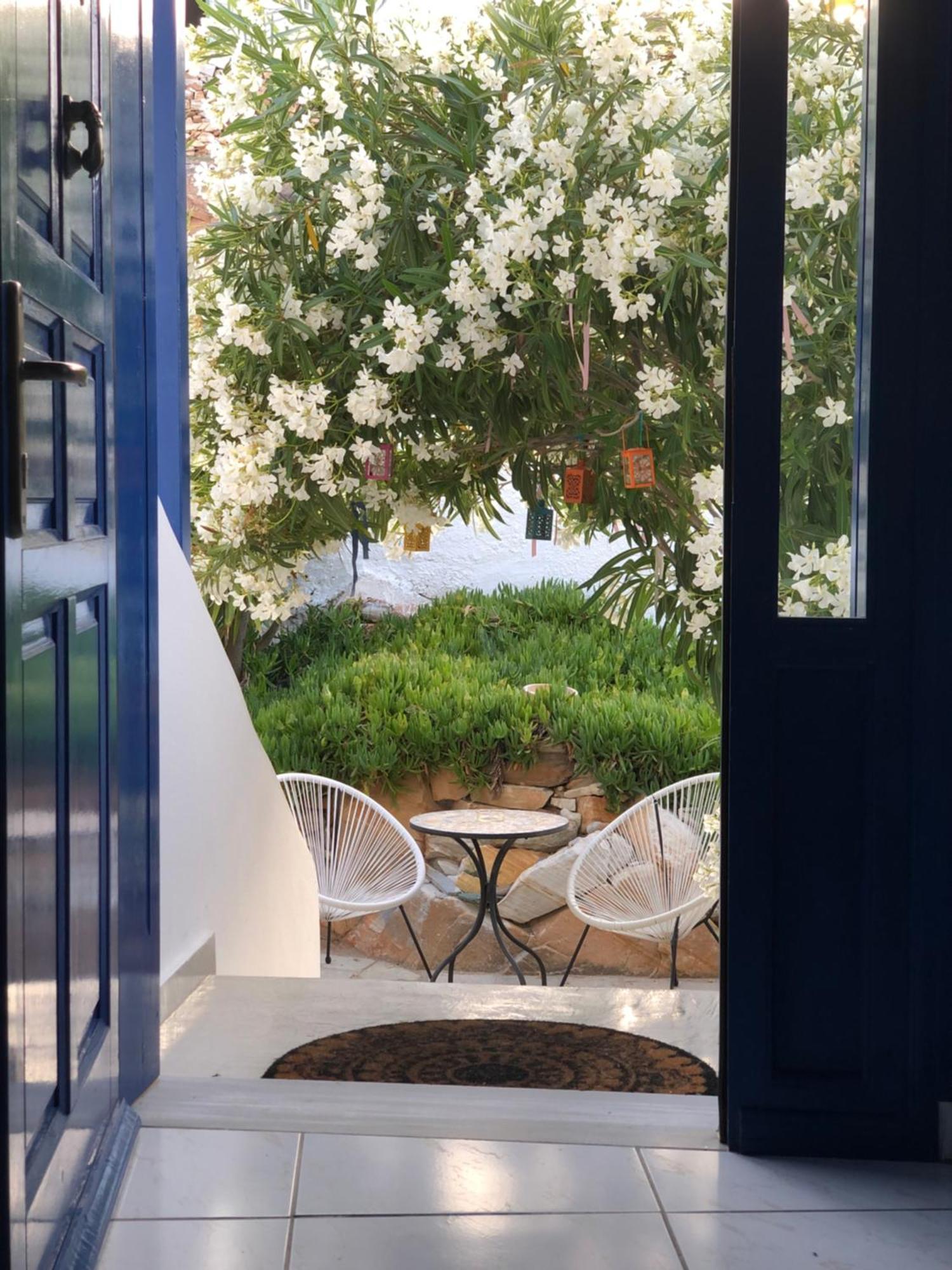 Vrahos Rooms - Studios Alopronia Exterior photo